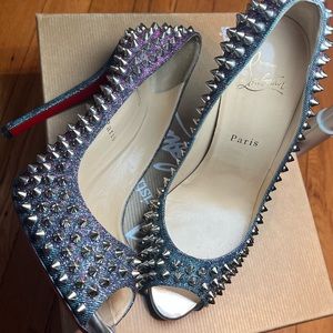 PreOWNED AUTHENTIC Christian Louboutin SPIKED PEEP TOE PUMPS Sz IT38